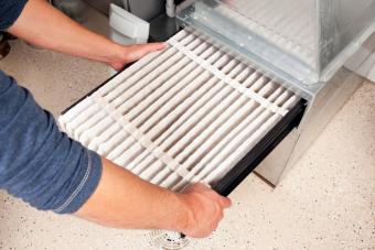 changing a furnace air filter