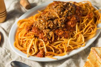 https://cf.ltkcdn.net/www/images/slide/348703-850x567-pulled-pork-spaghetti-1192165353.jpg