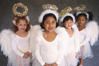 kids dressed as angels