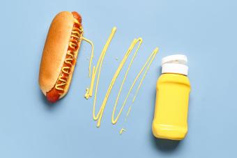 https://cf.ltkcdn.net/www/images/slide/360884-850x566-hot-dog-bottle-mustard_2373905981.jpg