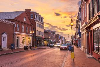https://cf.ltkcdn.net/www/images/slide/360886-850x566-annapolis-maryland_2235764025.jpg