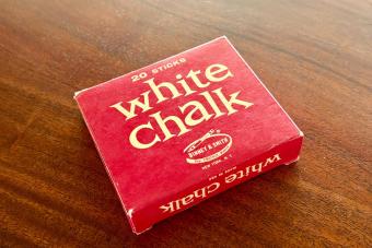 https://cf.ltkcdn.net/www/images/slide/360897-850x566-vintage-chalk-box.jpg