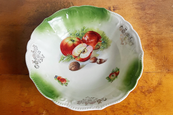 https://cf.ltkcdn.net/www/images/slide/361073-850x566-antique-bavaria-porcelain-serving-bowl.png