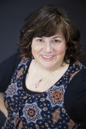 Karen Frazier, Escritora