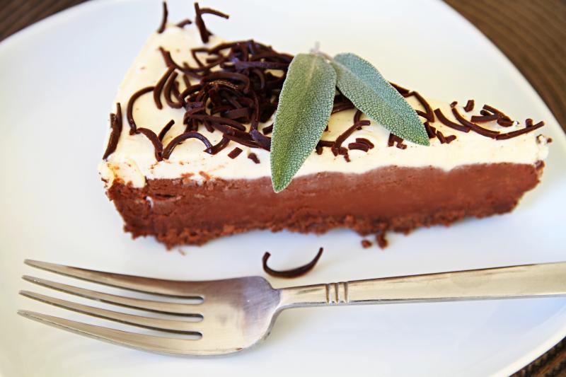 How to Make an Indulgent & Decadent Mississippi Mud Pie | LoveToKnow