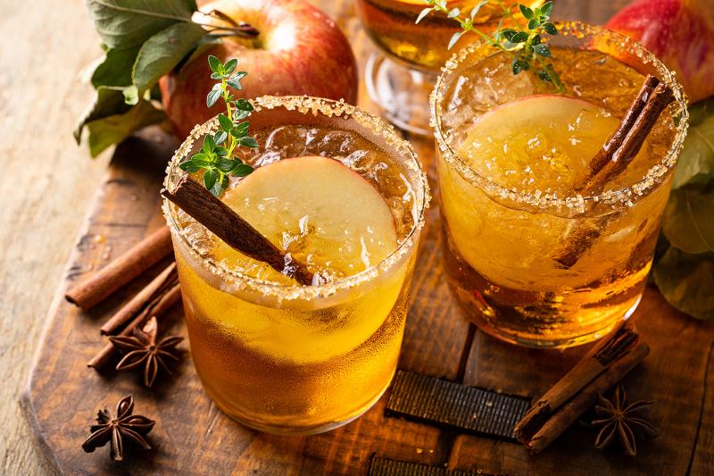 17 Crown Royal Apple Drink Recipes + 30 Mixers LoveToKnow