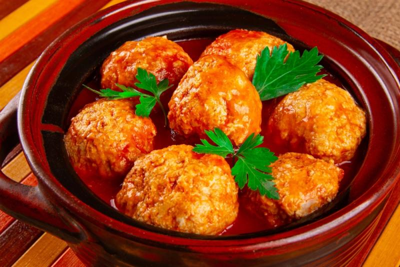 6 Crockpot Meatball Recipes to Make for Dinner Tonight | LoveToKnow